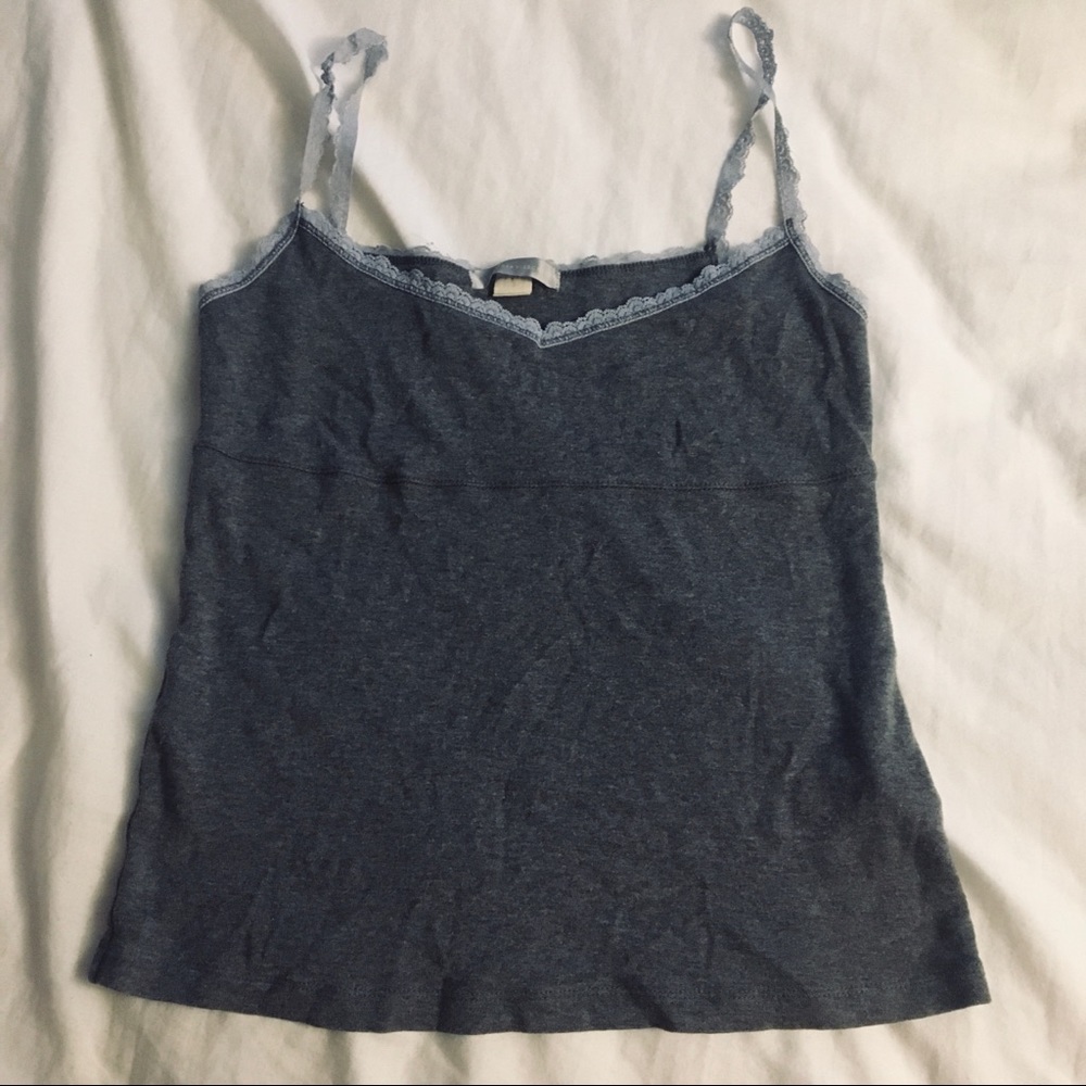 🍯 gray flowy lace cami